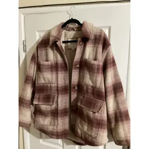 American Eagle Plaid Sherpa Lined Shacket Jacket L Burgundy Cream Button Front thumbnail 2