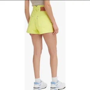 Levi's Strauss Women’s Notch High Waisted Mom Shorts Daiquiri Green Size 26 thumbnail 2