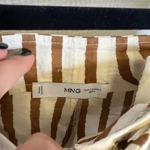 Mango MNG Brown Cream Abstract Stripe Belted High Rise Pleated Shorts Size 2 thumbnail 6