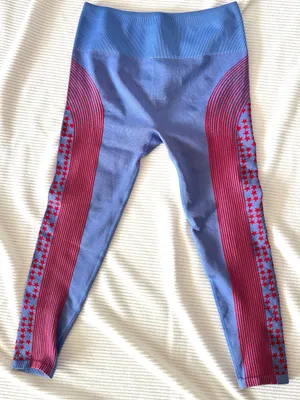 FABLETICS Stars & Stripes Red & Blue Ribbed Compressive Crop 21” Leggings Medium thumbnail 1