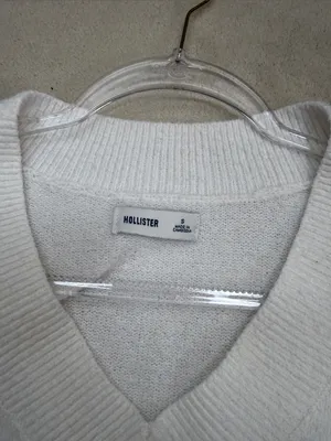 Hollister White Comfy Cloud Oversized V-Neck Sweater Size Small thumbnail 6
