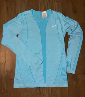 Nike Women's Aqua Blue Long Sleeve Performance running shirt Sz Large thumbnail 1