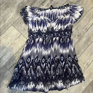 Just Love Womens Medium Blue Black White and Grey Mini Dress Flowy Short Sleeves thumbnail 1
