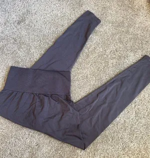 Fabletics Dark Gray Seamless Leggings small thumbnail 1