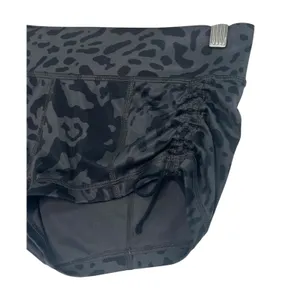 Lululemon Hot Shorts Womens 8 Black Leopard Animal Running Ruched Side Athletic thumbnail 4