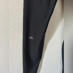 Alo yoga High-Waist Airlift Legging in black sz XXsmall thumbnail 5