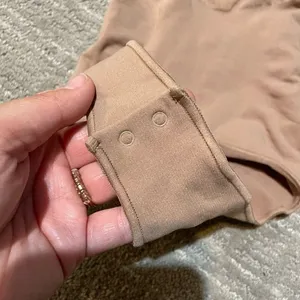 SKIMS Seamless Sculpt Thong Bodysuit, Tan Ochre, S/M NWOT thumbnail 4