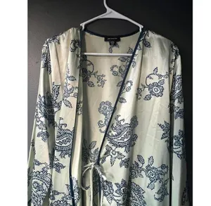 Elegant Jones New York Women's Robe - L/XL - Floral Design thumbnail 5