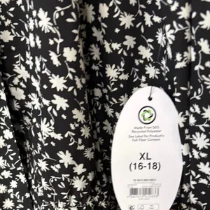 Scoop Black And White Floral Tie Neck‎ Dress Size XL thumbnail 11