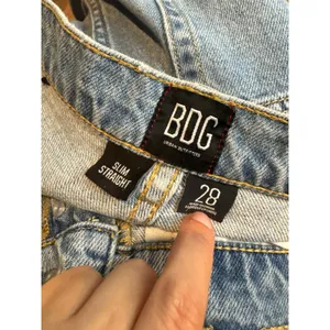 BDG Slim Straight light wash jeans thumbnail 3