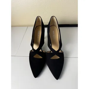 Nine West TO DIE FOR Black Suede Cross Strap Pointed Toe‎ Heels Women 8 Office thumbnail 3