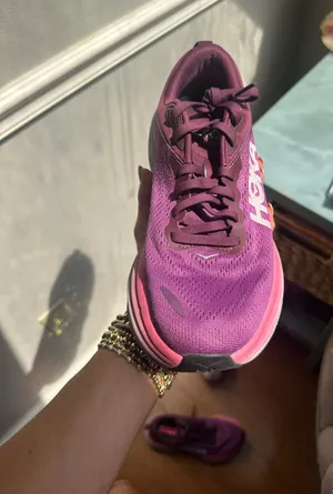 Running Shoes thumbnail 1