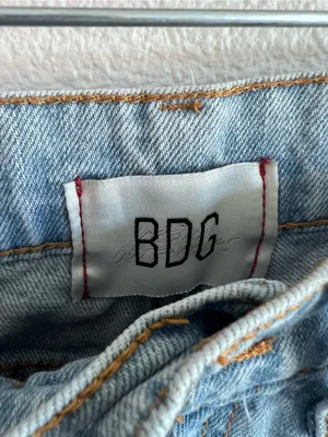 BDG Women's High-Waisted Cowboy Jean Straight Leg Distressed Denim 90's Y2K thumbnail 5