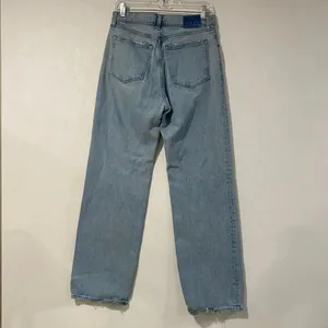 Abercrombie 90s Relaxed Jean High Rise Light Wash Size 29 Regular thumbnail 3