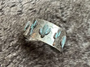 Cuff bracelet thumbnail 1