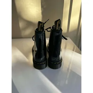 Dr. Martens 1460 8 Eye Patent Leather Boots Black Womens US Size 5 thumbnail 6