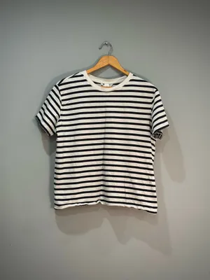 B/W H&M Striped Crewneck S/S Tee Size L EUC thumbnail 3