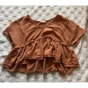 Altar'd State V-neck short-sleeve Boho ruffled hem Peplum Rust Size S Crop Shirt thumbnail 2