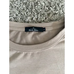 Trendy Queen Women's Oversized Tan‎ Thumb Hole Long Sleeve Tee Size Large thumbnail 2
