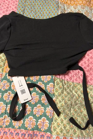 Romwe Black Bell Sleeve Crop Top thumbnail 1