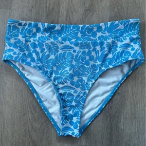 Cupshe Swim Bikini Bottoms NEW Women’s Large L Blue Tropical Textured Floral thumbnail 1