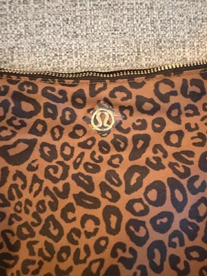 Lululemon Large Slouchy Sling Bag 13L Metal Hardware leopard print NWT thumbnail 6