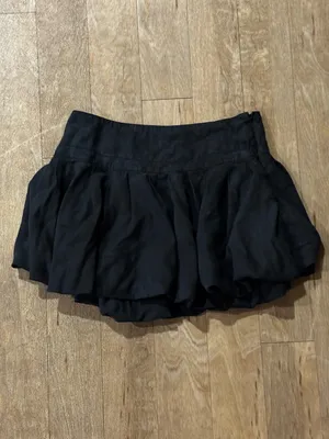 Free People Black Mini Ruffle / Bubble Skirt Size 6 thumbnail 2