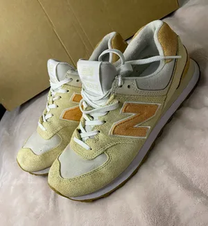 New Balance 574 Women Sneakers Shoes Size 8 thumbnail 1