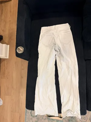 Light Wash Jeans Blue Size 4 thumbnail 2
