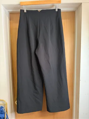 Zara Women’s Wide Leg Black Trouser Pants. Size: Medium thumbnail 4