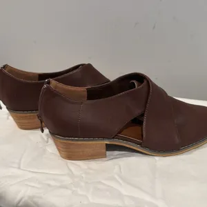 Olive Street Charliee Comfort Criss Cross Slip on Flat Black 10 thumbnail 2