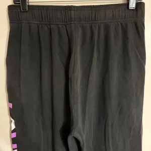 Pink Victoria's Secret Black Love Pink Graphic Cropped Jogger Sweatpants Medium thumbnail 8