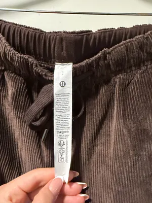 Women’s Lululemon Cargo Pants  thumbnail 3
