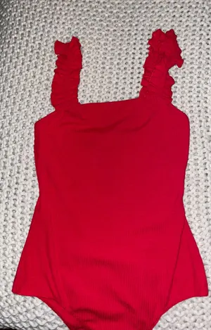 Le lis Red ruffle bodysuit thumbnail 1