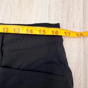 Eddie Bauer Travex Shorts Womens 10 Black Excellent Hiking Outdoor Stretch thumbnail 5