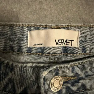 Vervet wide leg distressed light wash denim jeans size 29 thumbnail 7