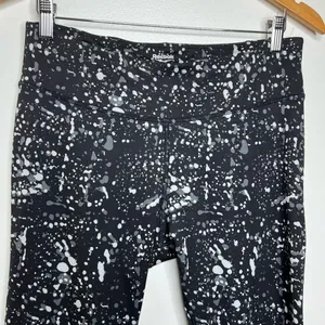 Reebok Speedwick Splatter Print Leggings Women’s SZ Large Black Gray 26” inseam thumbnail 4