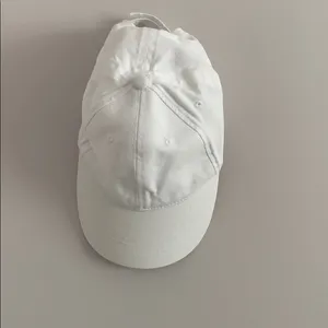 White cap thumbnail 2