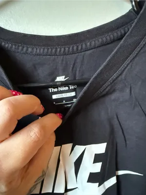 Nike Black Cropped Logo T-Shirt Loose Fit Athletic Streetwear thumbnail 4