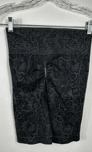 New Gymshark Adapt Animal Seamless Cycling Breathable Shorts Black Size Medium thumbnail 3