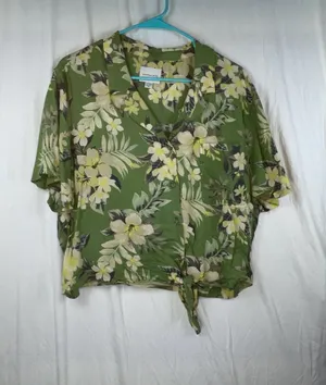 American Eagle Hawaiian Top Crop thumbnail 1