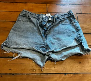 Abercrombie Mom High-Rise Shorts thumbnail 1