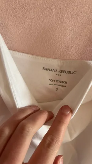 Banana Republic white basic tank thumbnail 3
