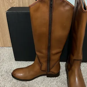 Frye Marissa Medallion inside zip Tall boot Color: Cognac Size 8.5 NIB thumbnail 11