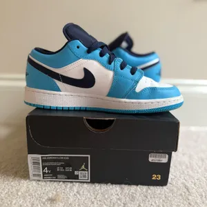 Air Jordan 1 Low thumbnail 4