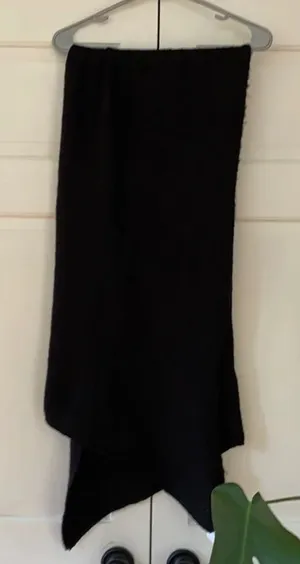 BohoBlu New with‎ tag giftable black sweater scarf uneven asymmetrical hem knit thumbnail 1