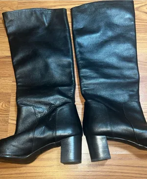 Classic Black Leather Knee thumbnail 1