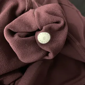 Lululemon Maroon 7/8‎ High Rise Leggings 6 Athleisure Workout Yoga thumbnail 8