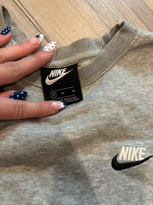 Women’s Nike Crewneck thumbnail 2