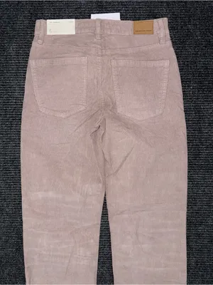 American Eagle NWT 90s Straight Dusty Rose Corduroy Pants Women’s Sz 2 SHORT thumbnail 6